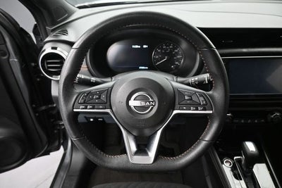 2022 Nissan Kicks SR
