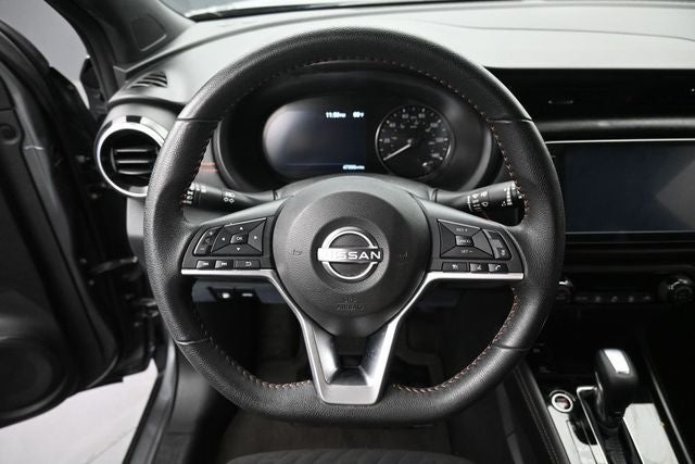 2022 Nissan Kicks SR