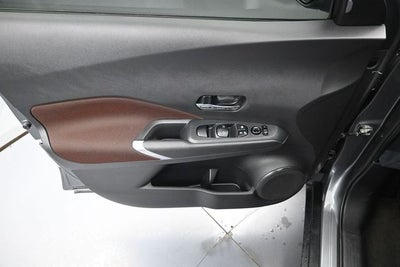 2022 Nissan Kicks SR