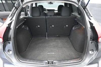 2022 Nissan Kicks SR