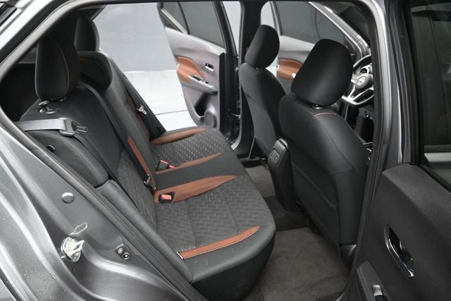 2022 Nissan Kicks SR