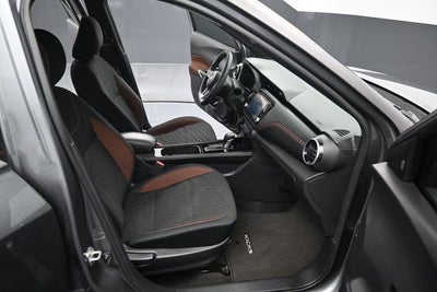 2022 Nissan Kicks SR