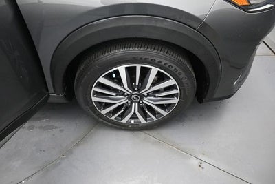 2022 Nissan Kicks SR