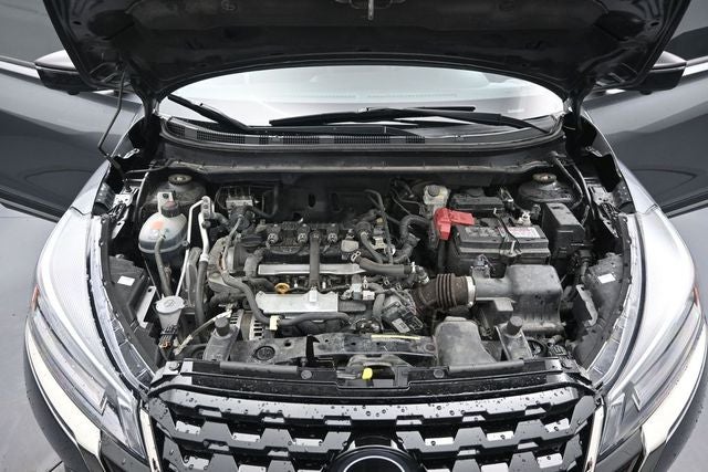 2022 Nissan Kicks SR