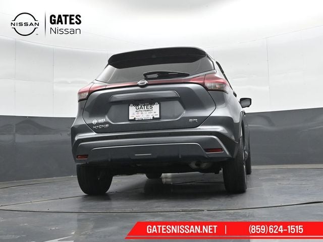 2022 Nissan Kicks SR