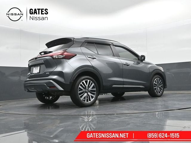 2022 Nissan Kicks SR