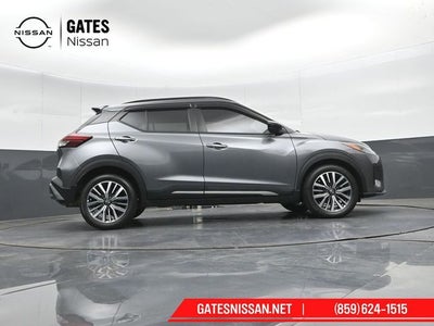2022 Nissan Kicks SR