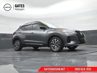 2022 Nissan Kicks SR