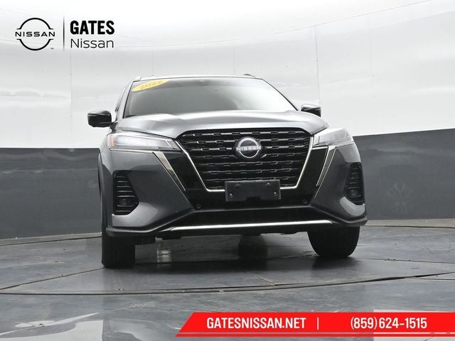 2022 Nissan Kicks SR