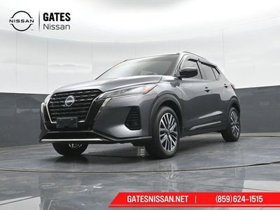 2022 Nissan Kicks SR