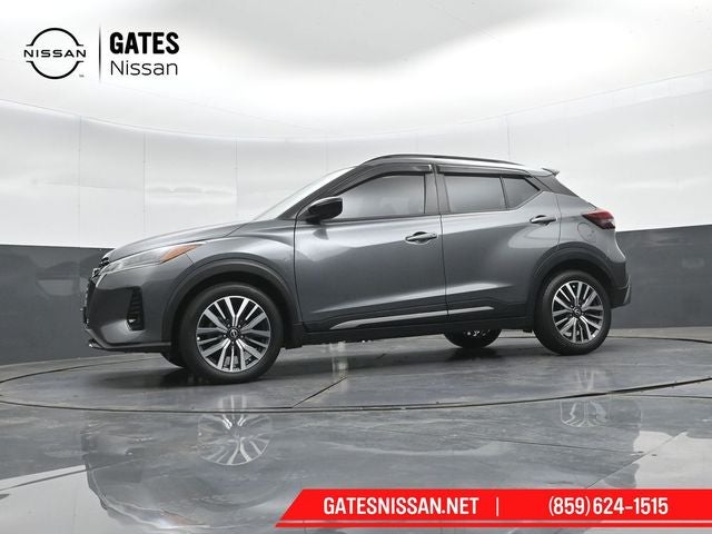 2022 Nissan Kicks SR
