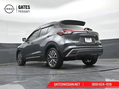 2022 Nissan Kicks SR