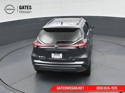 2022 Nissan Kicks SR