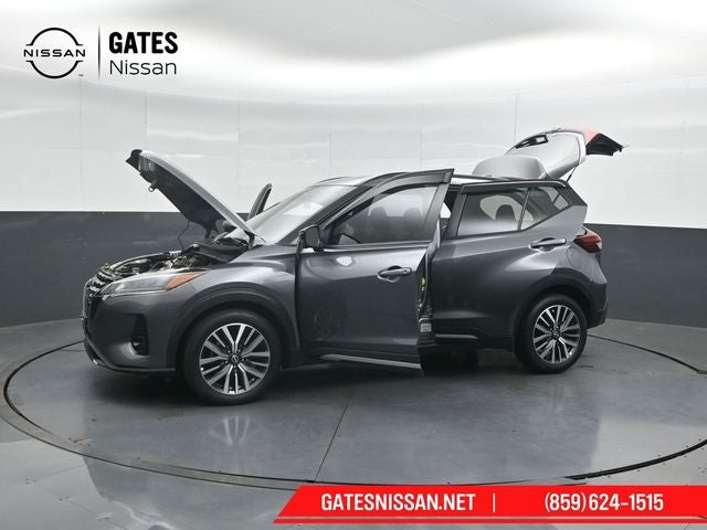 2022 Nissan Kicks SR