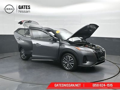 2022 Nissan Kicks SR