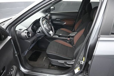 2022 Nissan Kicks SR