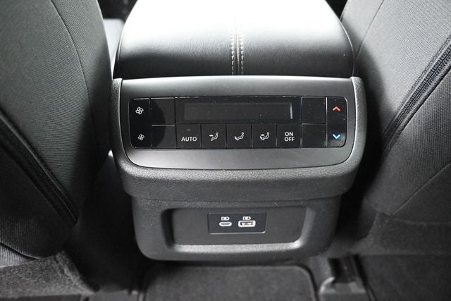 2023 Nissan Pathfinder SV