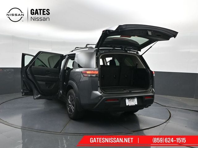 2023 Nissan Pathfinder SV