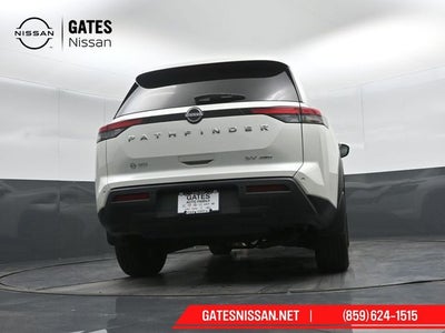 2024 Nissan Pathfinder SV