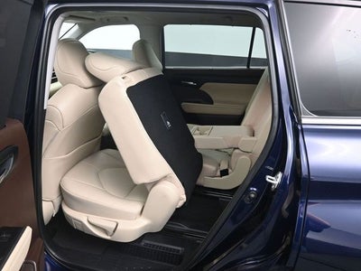 2022 Toyota Highlander Hybrid XLE