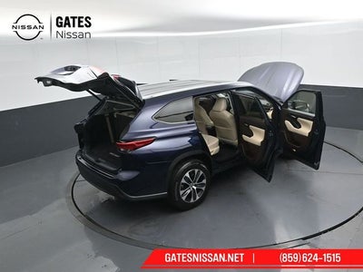 2022 Toyota Highlander Hybrid XLE