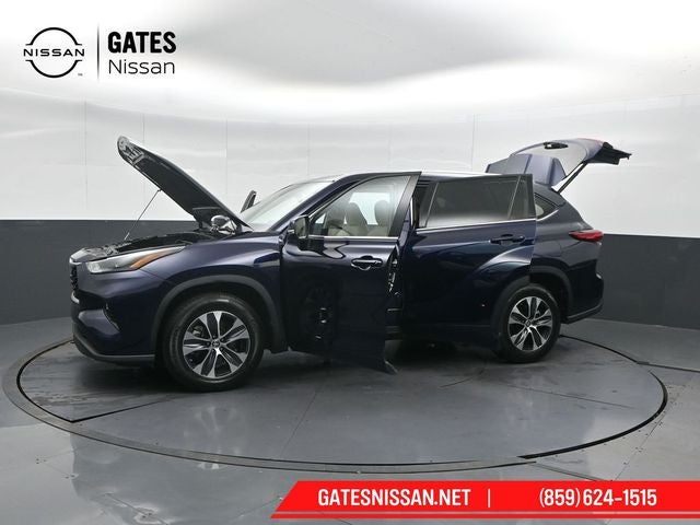 2022 Toyota Highlander Hybrid XLE