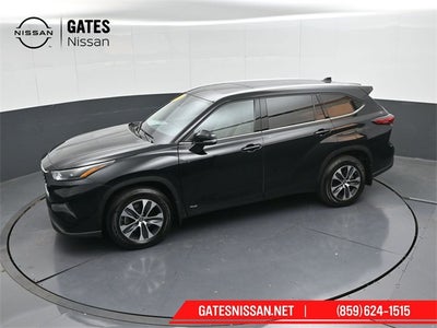 2022 Toyota Highlander Hybrid XLE