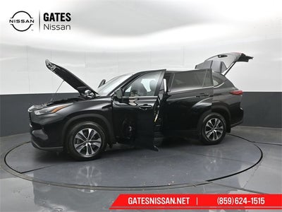 2022 Toyota Highlander Hybrid XLE