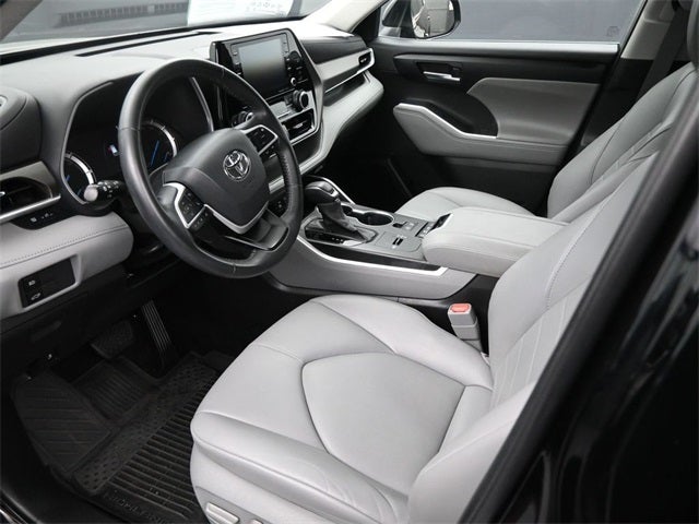 2022 Toyota Highlander Hybrid XLE