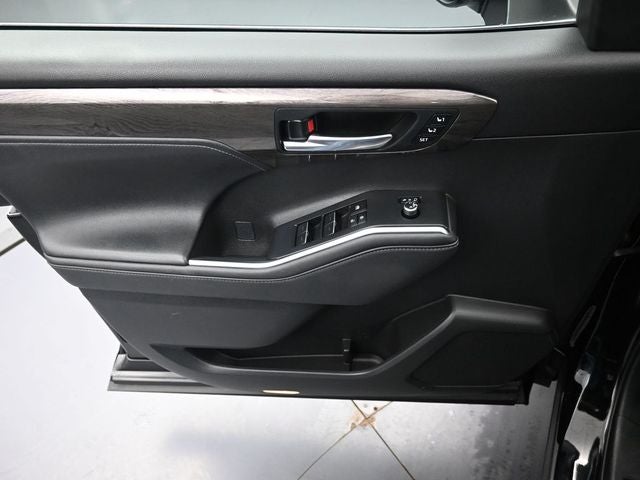 2024 Toyota Highlander Platinum