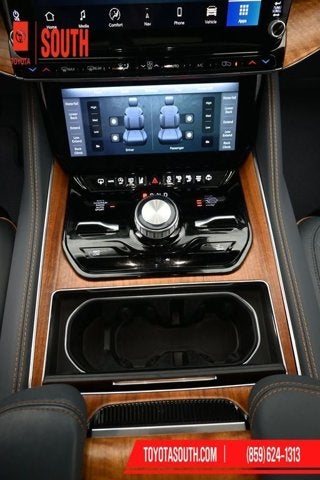 2022 Jeep Grand Wagoneer Series III