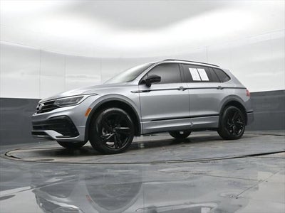 2023 Volkswagen Tiguan SE R-Line Black
