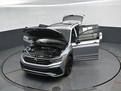 2023 Volkswagen Tiguan SE R-Line Black