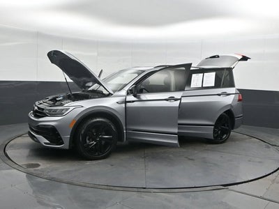 2023 Volkswagen Tiguan SE R-Line Black