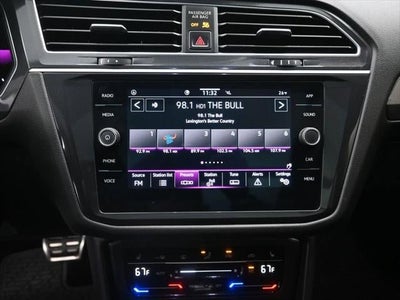 2023 Volkswagen Tiguan SE R-Line Black