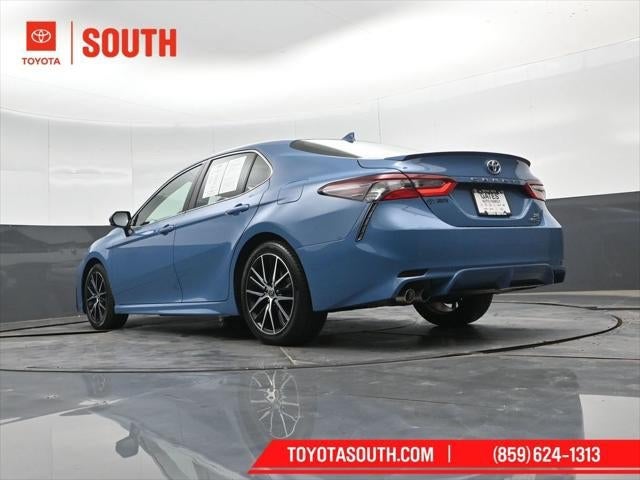 2023 Toyota Camry Hybrid SE Nightshade