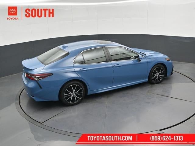 2023 Toyota Camry Hybrid SE Nightshade