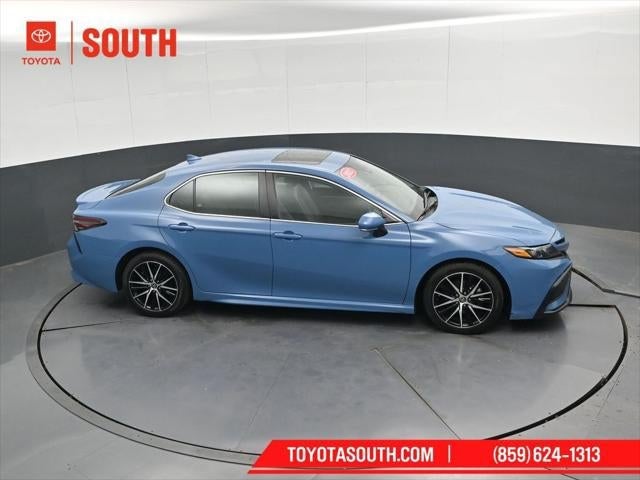 2023 Toyota Camry Hybrid SE Nightshade
