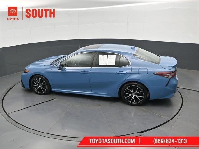2023 Toyota Camry Hybrid SE Nightshade