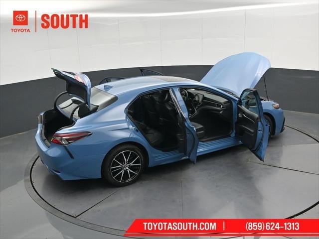 2023 Toyota Camry Hybrid SE Nightshade