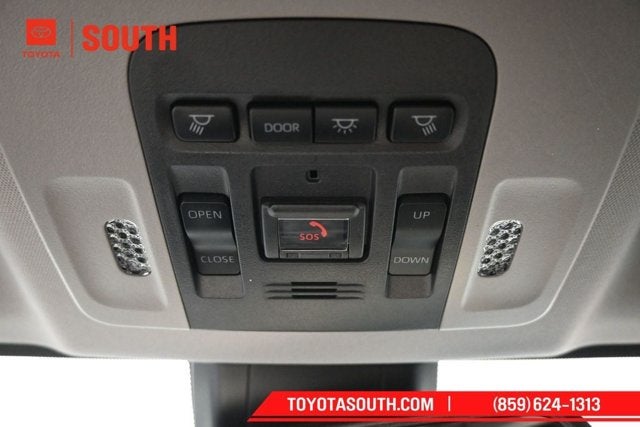 2023 Toyota Camry Hybrid SE Nightshade