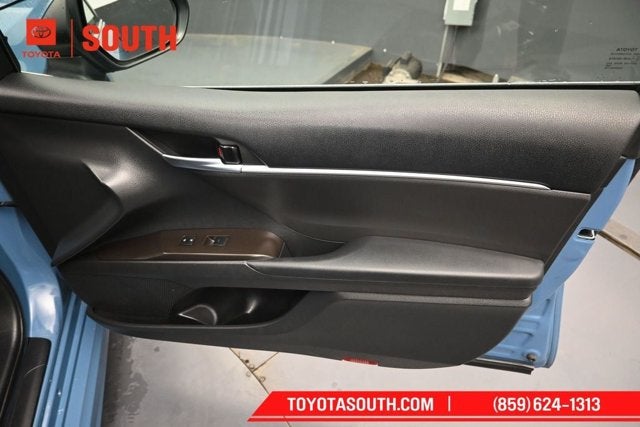 2023 Toyota Camry Hybrid SE Nightshade
