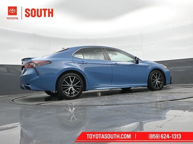 2023 Toyota Camry Hybrid SE Nightshade