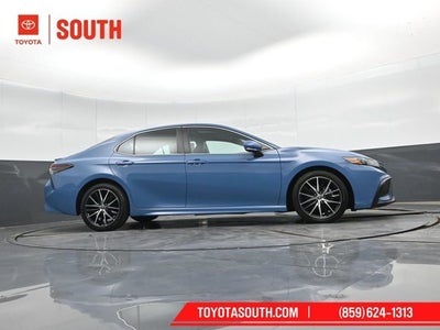 2023 Toyota Camry Hybrid SE Nightshade