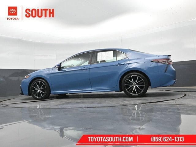 2023 Toyota Camry Hybrid SE Nightshade