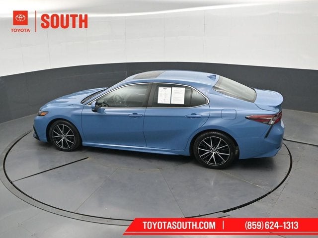 2023 Toyota Camry Hybrid SE Nightshade