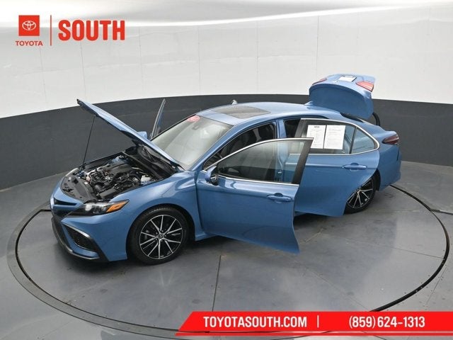 2023 Toyota Camry Hybrid SE Nightshade