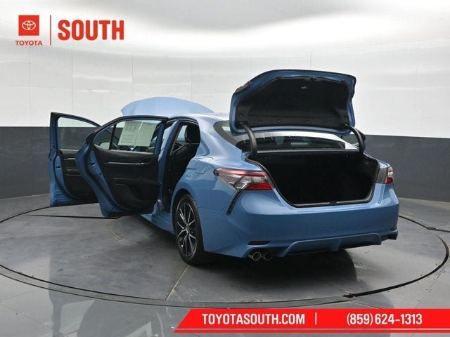 2023 Toyota Camry Hybrid SE Nightshade