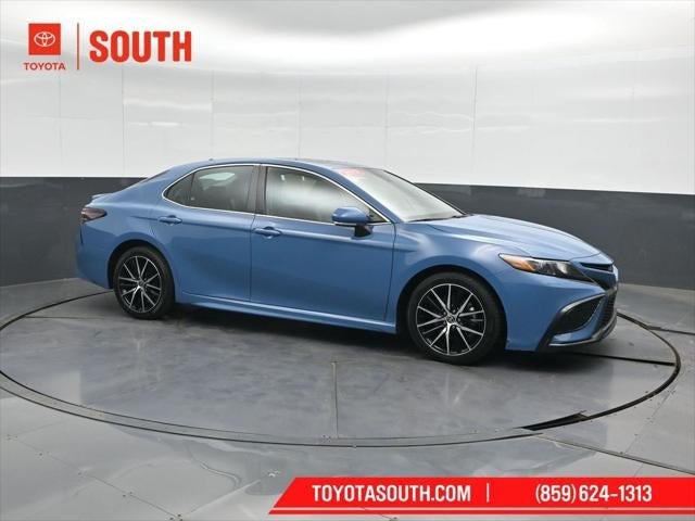 2023 Toyota Camry Hybrid SE Nightshade