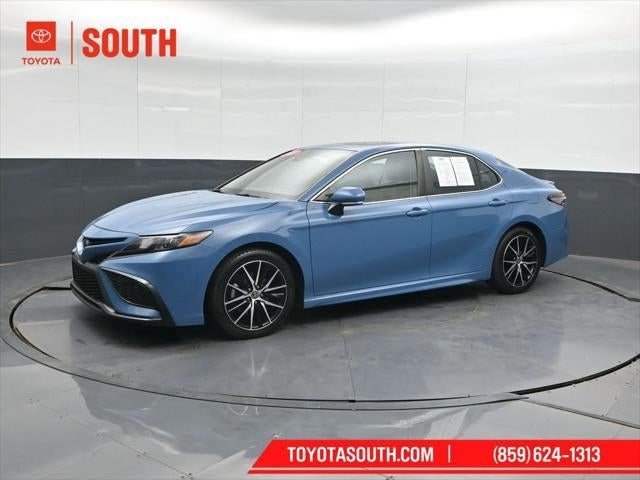 2023 Toyota Camry Hybrid SE Nightshade